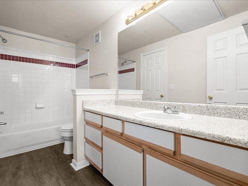 Crescent Apartment Homes, 8500 Maurer Rd., Lenexa, KS RentCafe